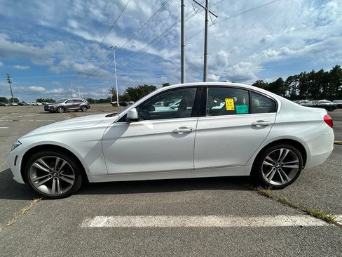Used 2017 BMW 330i xDrive Sedan AWD/4WD image 5
