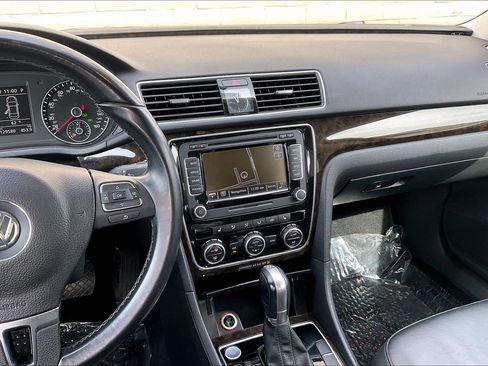 Used 2015 Volkswagen Passat TDI SEL Premium image 5