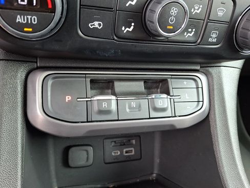 Certified 2023 GMC Acadia AT4 AWD/4WD image 18