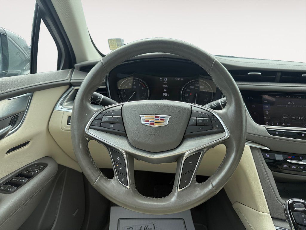 Used 2021 Cadillac XT5 Premium Luxury FWD image 12