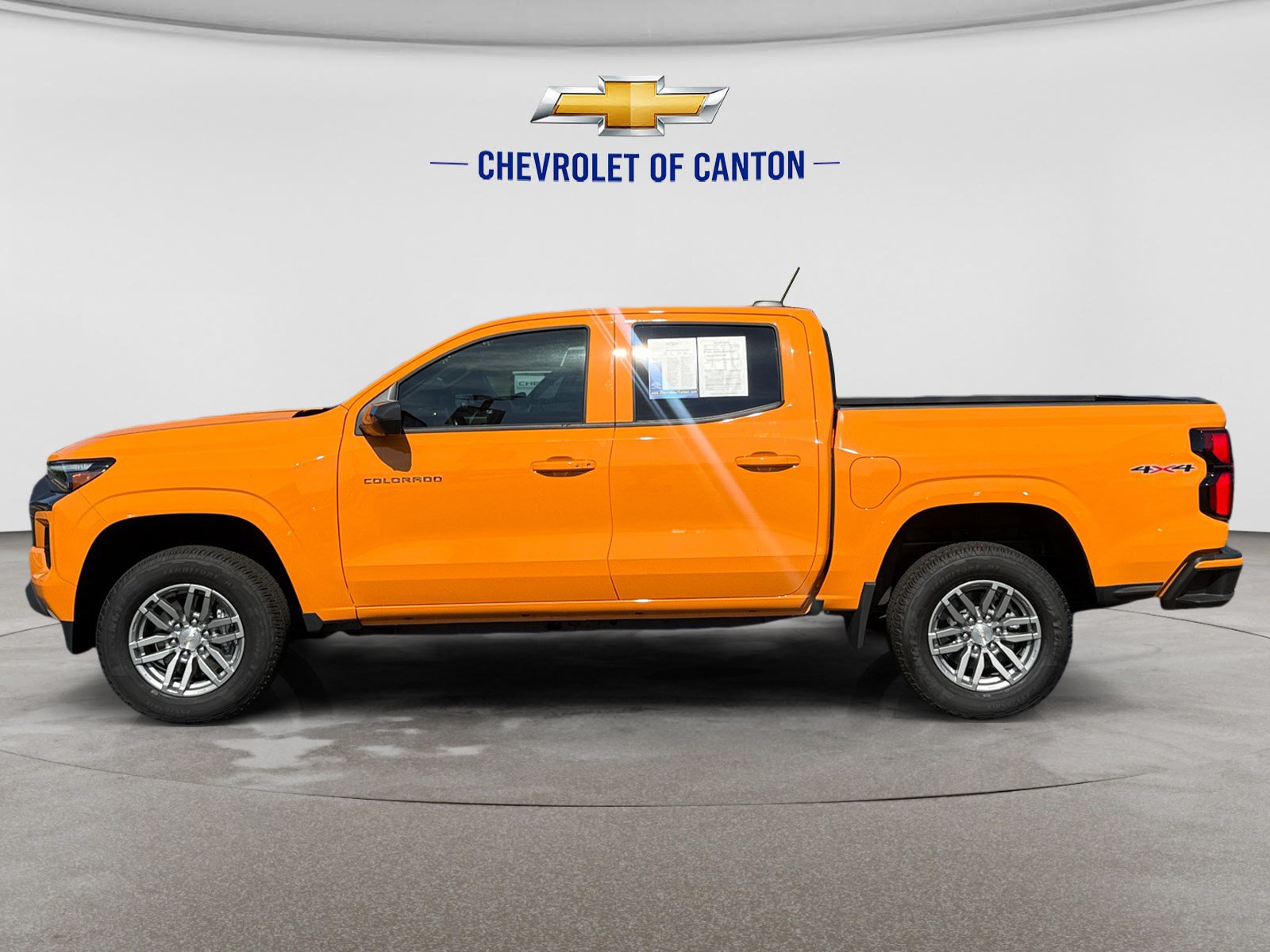 Used 2026 Chevrolet Colorado LT w/ LT Convenience Package AWD/4WD image 8