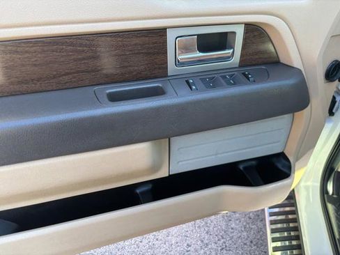 Used 2014 Ford F150 Lariat w/ Lariat Chrome Package image 19