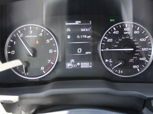 Used 2024 Subaru Crosstrek 2.0i Premium AWD/4WD image 9