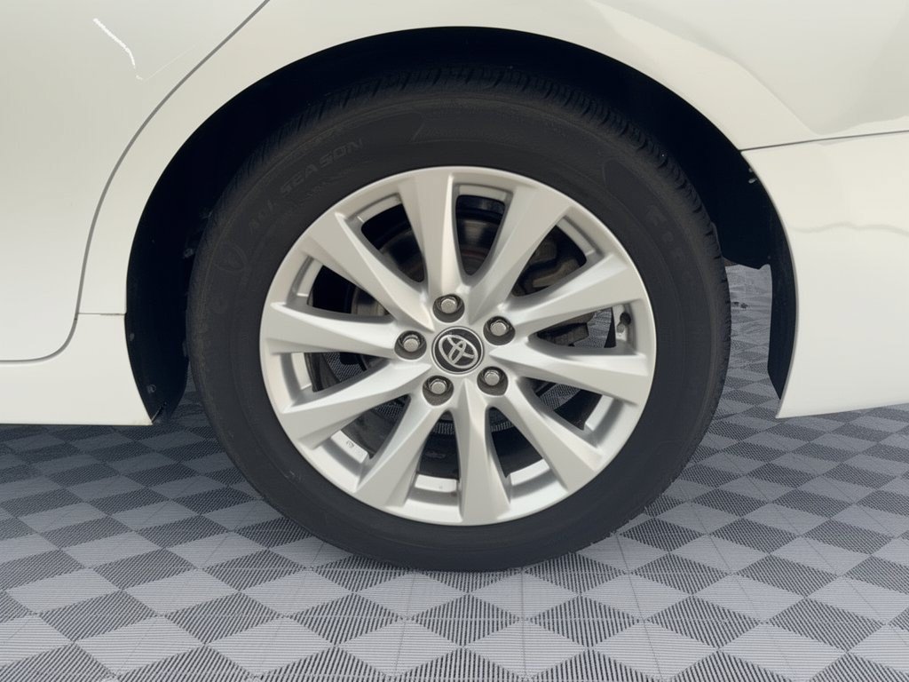 Used 2020 Toyota Camry LE FWD image 13