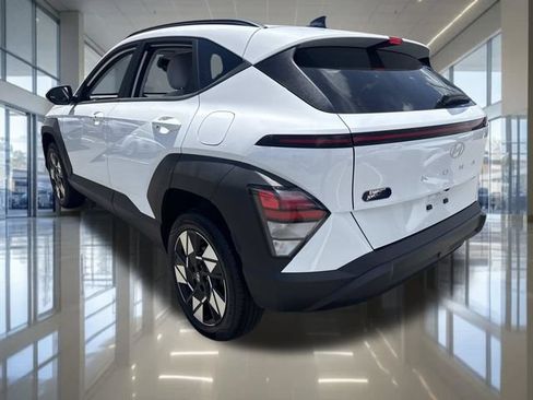 Certified 2024 Hyundai Kona SEL AWD/4WD image 8