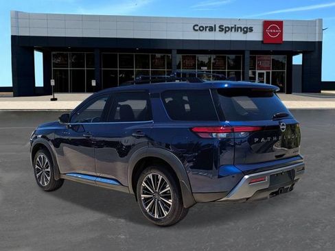 New 2026 Nissan Pathfinder Platinum w/ Cargo Package FWD image 3