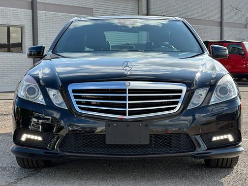 Used 2010 Mercedes-Benz E 550 Sedan w/ Premium 2 Pkg image 10