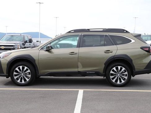 Used 2024 Subaru Outback Limited AWD/4WD image 2