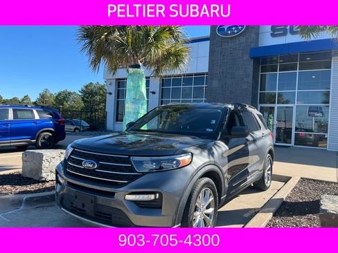 Used 2022 Ford Explorer XLT w/ Equipment Group 202A image 3