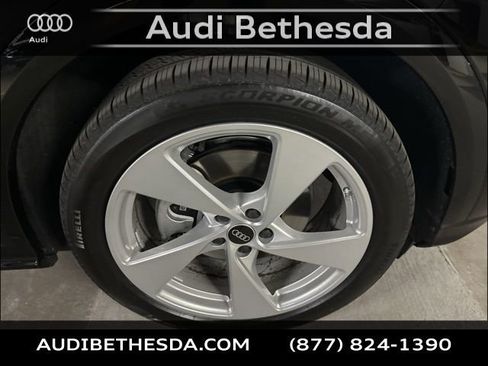 New 2025 Audi Q5 Prestige image 9