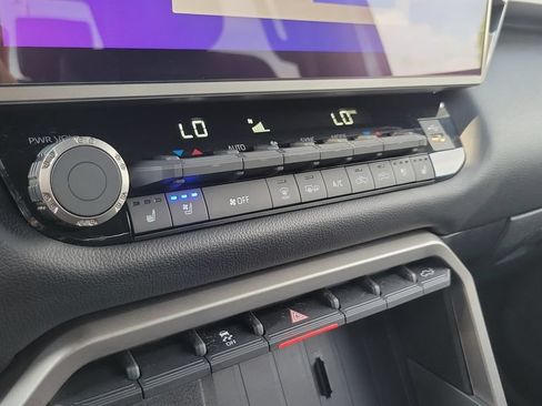 Certified 2025 Toyota Tundra Limited AWD/4WD image 18