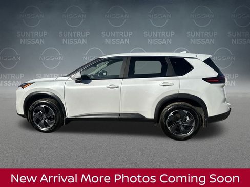 Certified 2025 Nissan Rogue SV image 3