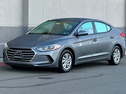 Used 2018 Hyundai Elantra SE image 8