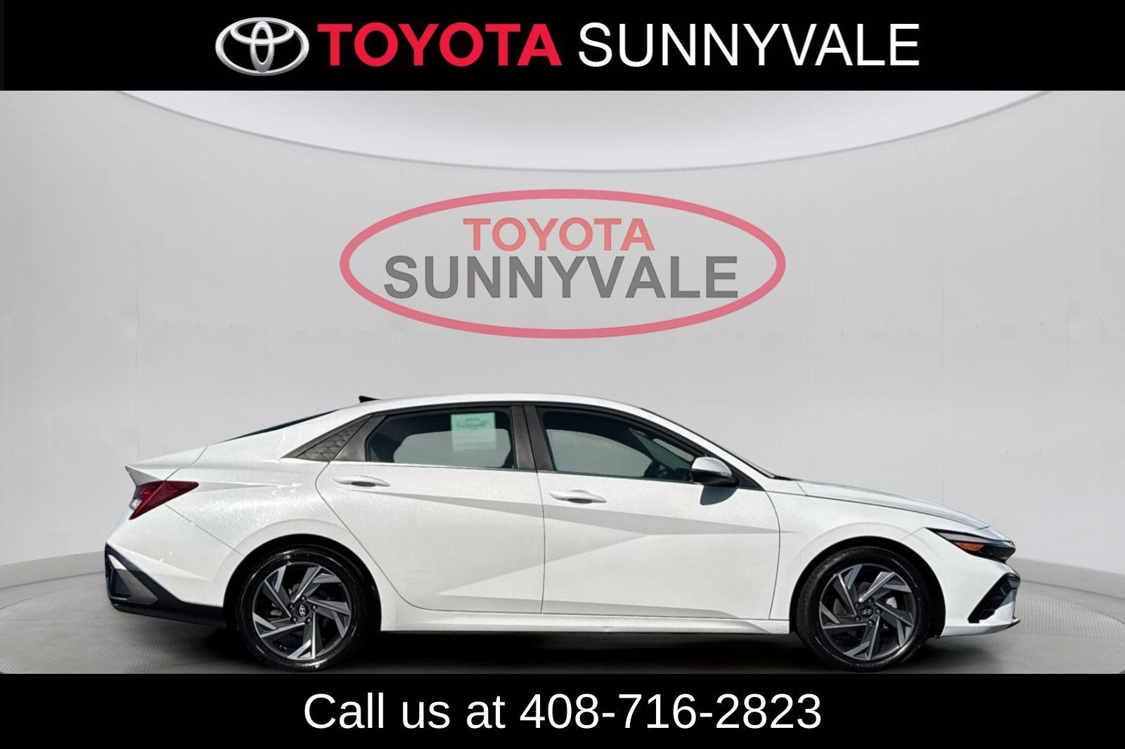 Used 2025 Hyundai Elantra Limited FWD image 9