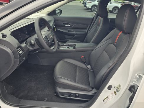 New 2026 Nissan Sentra SR FWD image 11