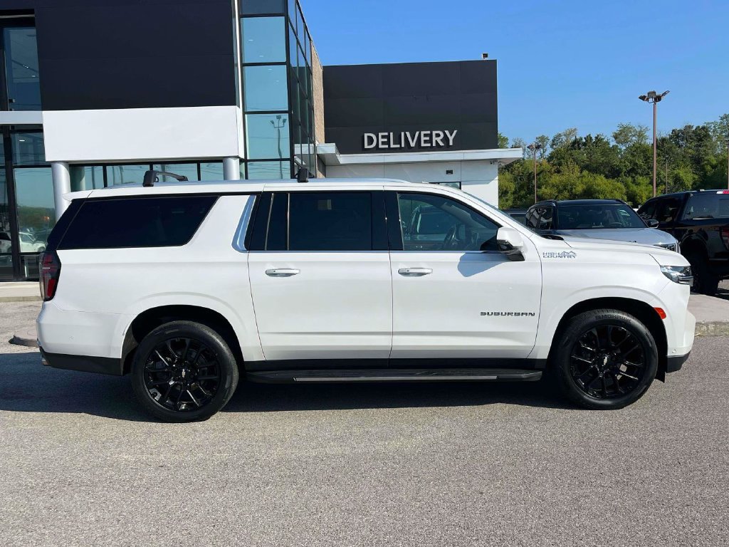 Used 2023 Chevrolet Suburban High Country w/ Advanced Technology Package AWD/4WD image 31