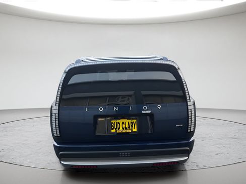 New 2026 Hyundai Ioniq 9 SE AWD/4WD image 4