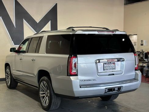 Used 2019 GMC Yukon XL Denali w/ Denali Ultimate Package AWD/4WD image 6