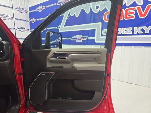 Used 2024 Chevrolet Silverado 2500 LTZ w/ LTZ Premium Package image 26