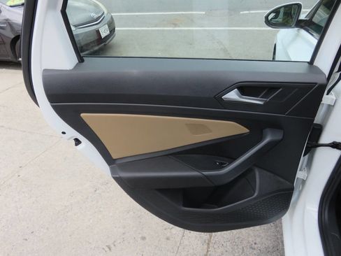 Used 2019 Volkswagen Jetta SE image 28