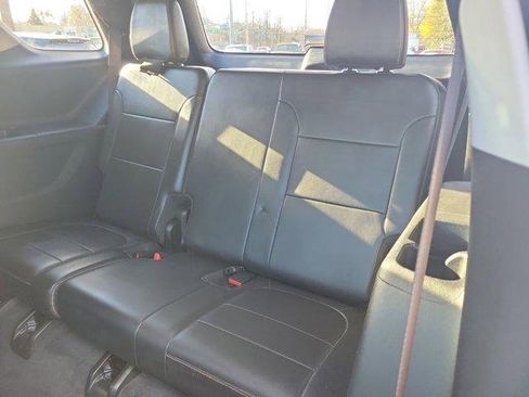 Used 2021 Chevrolet Traverse Premier w/ Redline Edition image 9