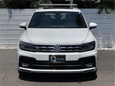 Used 2018 Volkswagen Tiguan SEL Premium w/ R-Line Package AWD/4WD image 7