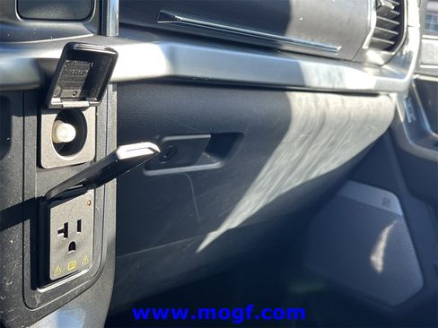 Used 2022 Ford F150 Lariat w/ Equipment Group 502A High image 14