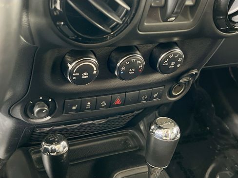 Used 2012 Jeep Wrangler Altitude image 13