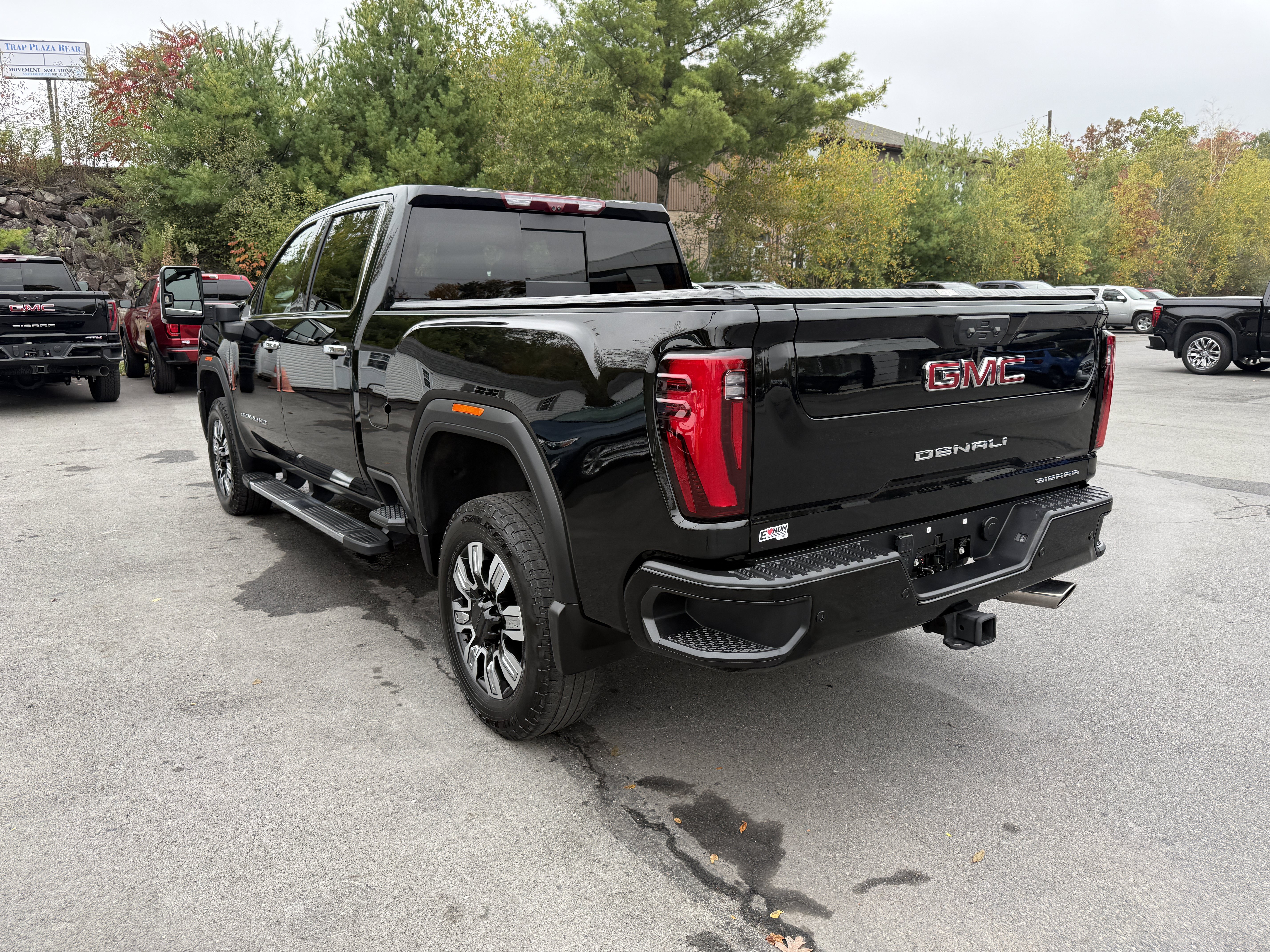 Used 2024 GMC Sierra 2500 Denali w/ Denali Reserve Package AWD/4WD image 3