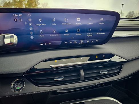 Certified 2026 Buick Enclave Preferred w/ Power Package image 23