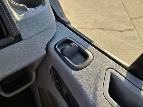 Used 2019 Ford Transit 250 138 image 32