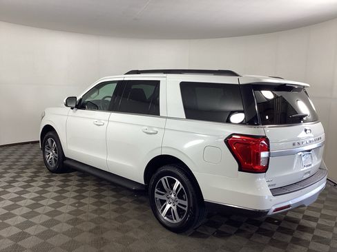 Used 2024 Ford Expedition XLT AWD/4WD image 4