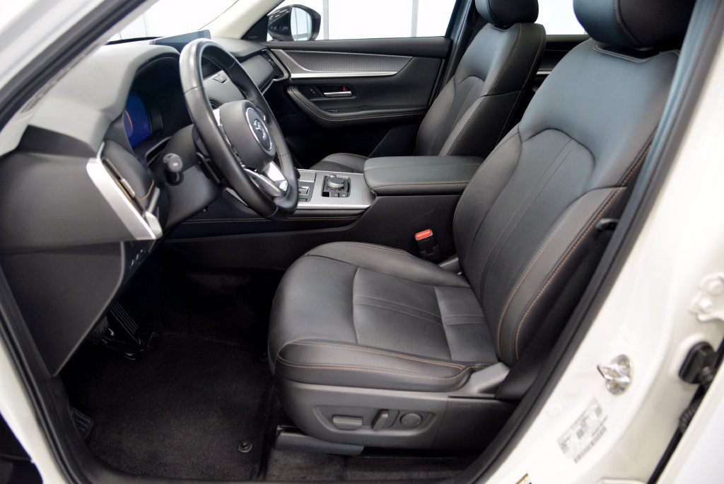 Certified 2025 MAZDA CX-70 Plug-In Hybrid w/ Premium Pkg AWD/4WD image 15