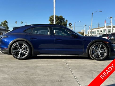 Used 2023 Porsche Taycan 4S image 3