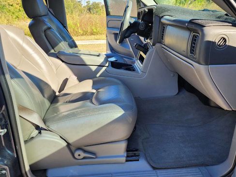 Used 2005 Chevrolet Avalanche LS w/ Preferred Equipment Group image 20