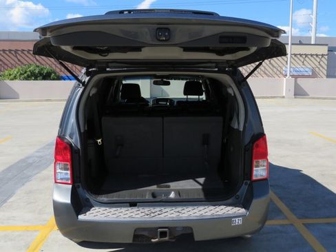 Used 2008 Nissan Pathfinder LE RWD image 9
