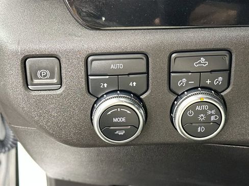 Used 2022 GMC Sierra 1500 Elevation image 23