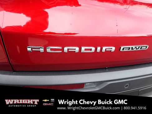 Used 2025 GMC Acadia AT4 w/ Luxury Package image 10