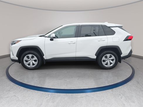 Used 2024 Toyota RAV4 LE FWD image 8