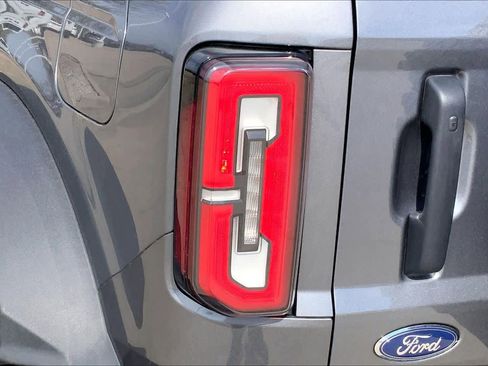 Used 2023 Ford Bronco Badlands image 25