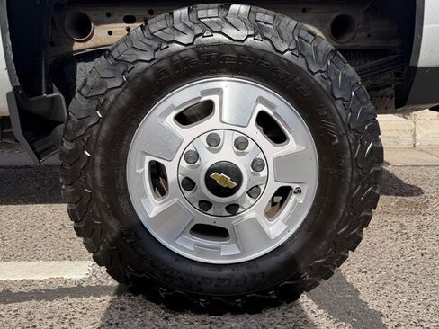 Used 2019 Chevrolet Silverado 2500 LT AWD/4WD image 22