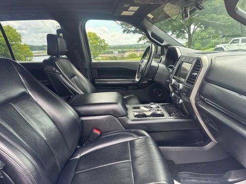 Used 2019 Ford Expedition XLT w/ Equipment Group 202A RWD image 10