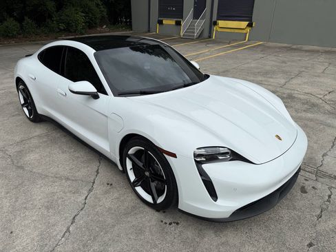 Used 2022 Porsche Taycan RWD image 17