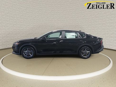 New 2026 Kia K4 FWD image 8