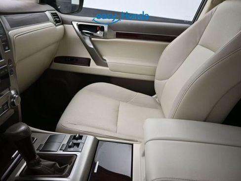 Used 2019 Lexus GX 460 Premium w/ Premium Package AWD/4WD image 13