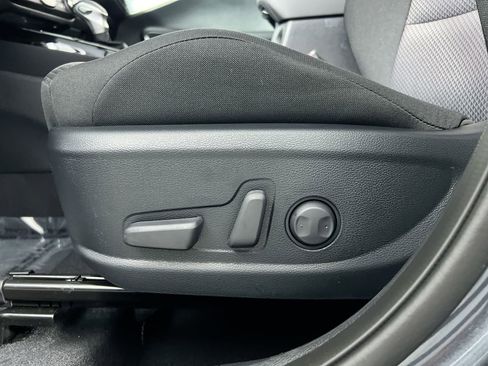 Certified 2025 Kia Soul LX w/ LX Technology Package FWD image 14