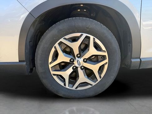 Used 2020 Subaru Forester Premium image 9