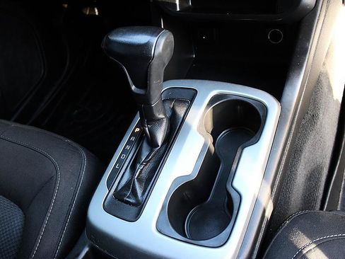 Used 2021 Chevrolet Colorado LT AWD/4WD image 23