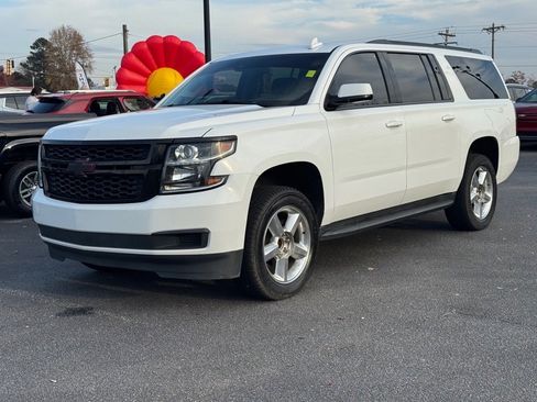 Used 2019 Chevrolet Suburban LT image 7