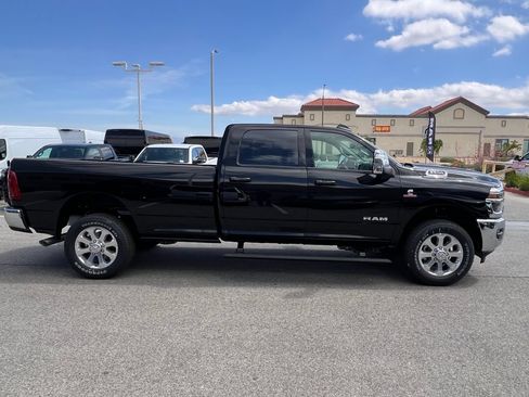 New 2026 RAM 2500 Laramie AWD/4WD image 9